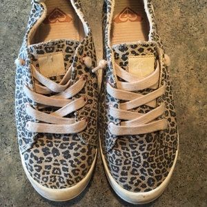 Roxy shoes, size 8 Animal print